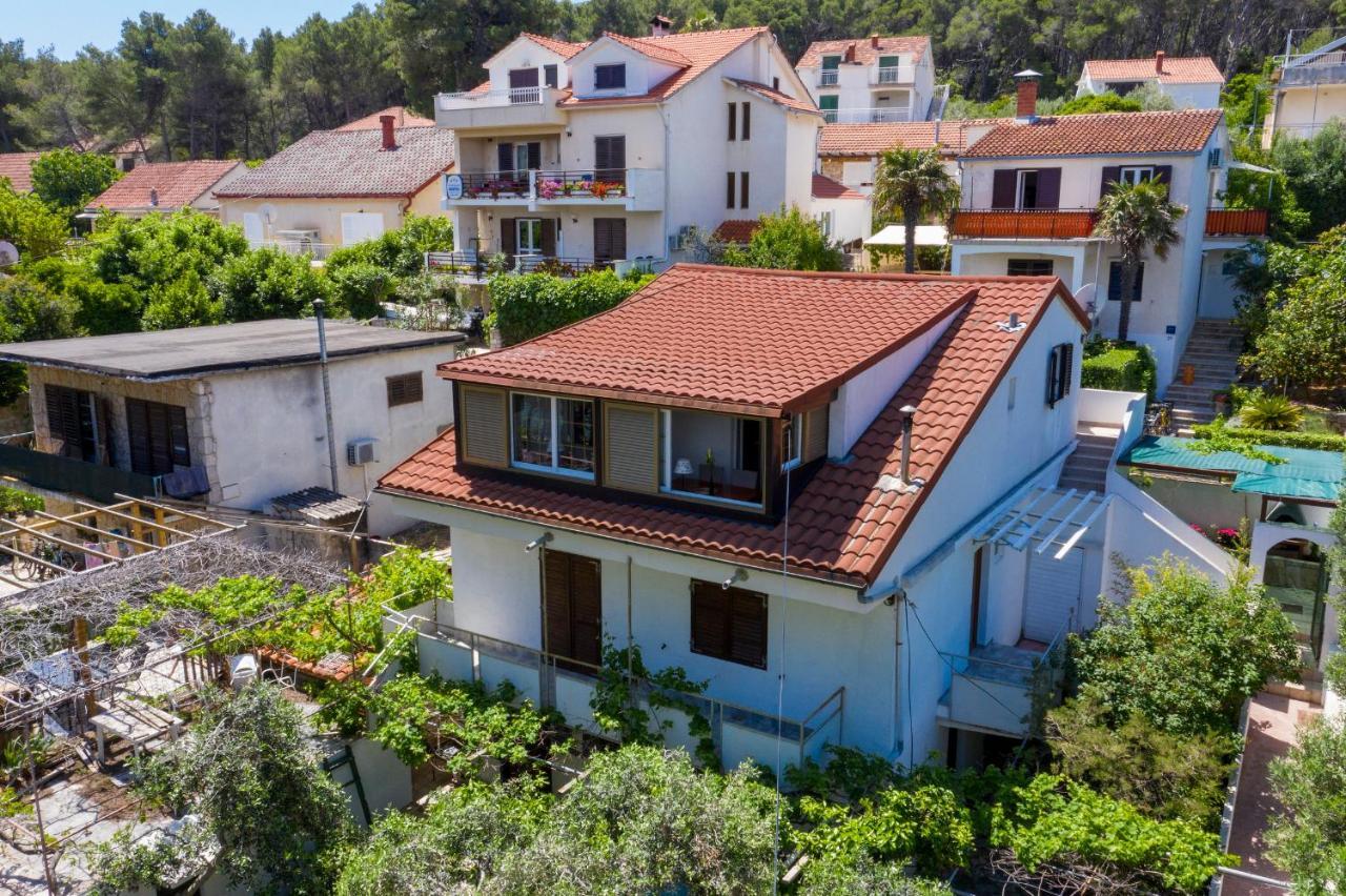 Janus Apartments Jelsa  Exterior photo